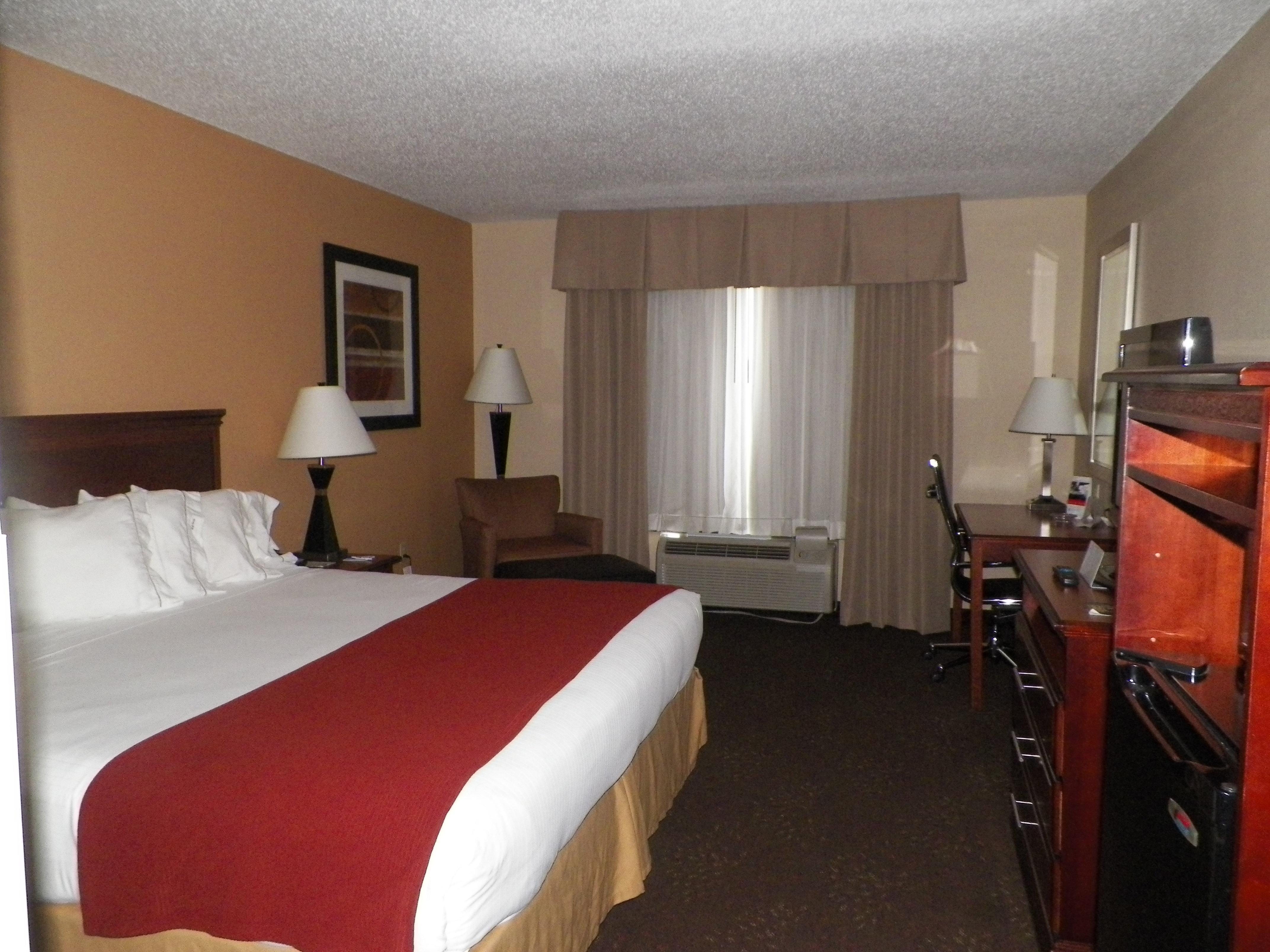 Holiday Inn Express Hotel & Suites Forest By Ihg Экстерьер фото