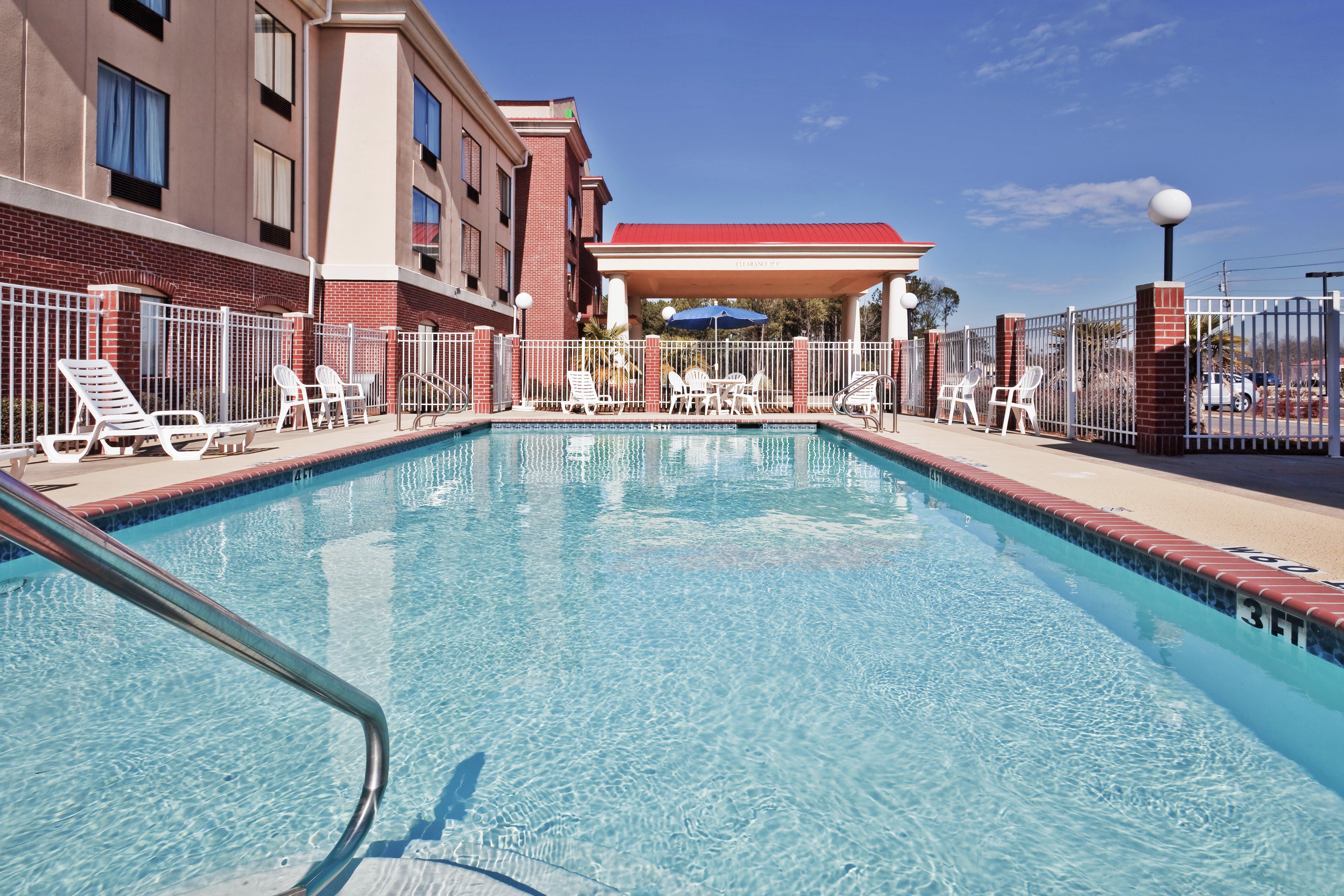 Holiday Inn Express Hotel & Suites Forest By Ihg Экстерьер фото