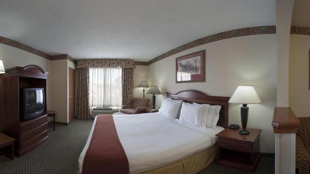 Holiday Inn Express Hotel & Suites Forest By Ihg Экстерьер фото