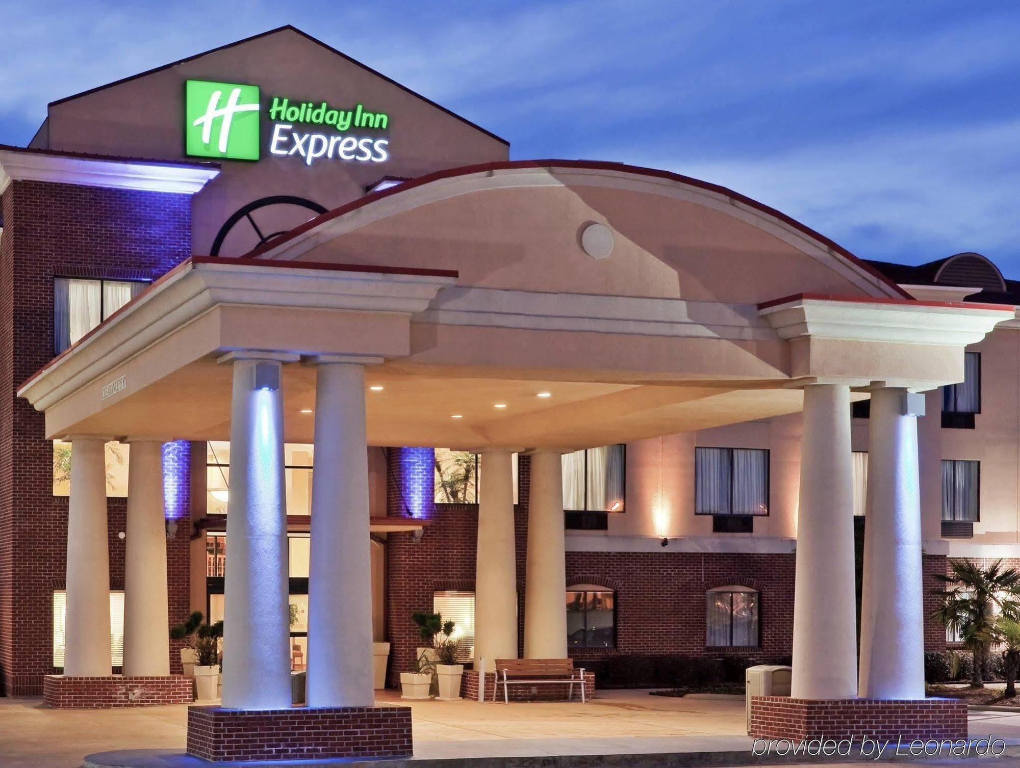 Holiday Inn Express Hotel & Suites Forest By Ihg Экстерьер фото