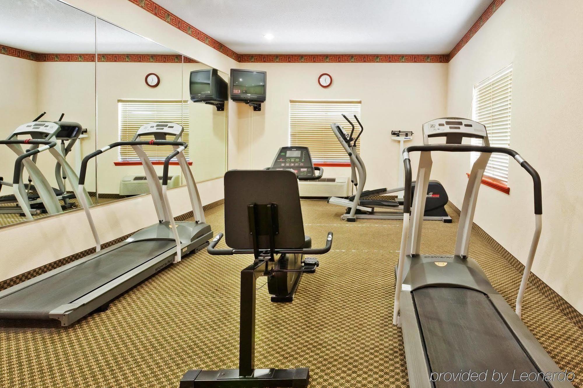 Holiday Inn Express Hotel & Suites Forest By Ihg Экстерьер фото